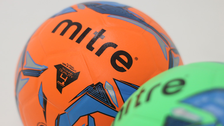 Product Review Bola Futsal Mitre SMU Cosmic Futsal!