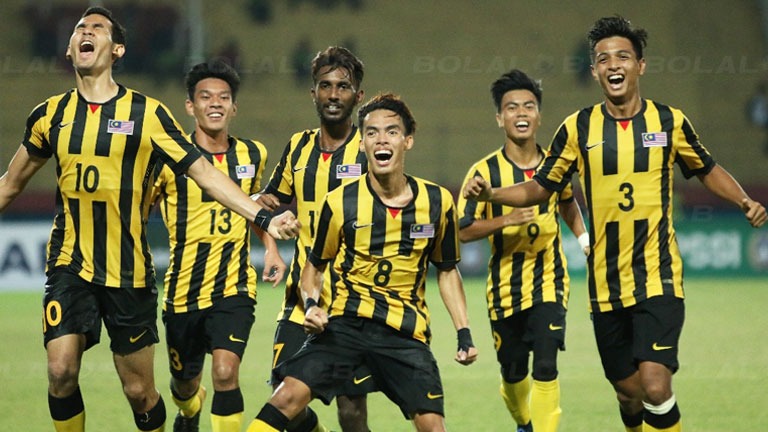 Pemain Malaysia U19 Iri Dengan Suporter di Indonesia