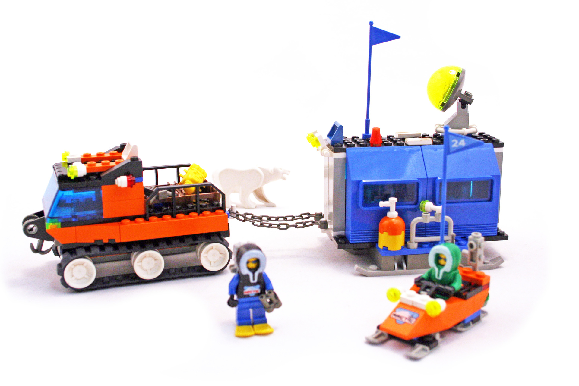 Mobile Outpost LEGO set 65201 (Building Sets > Town > Arctic)
