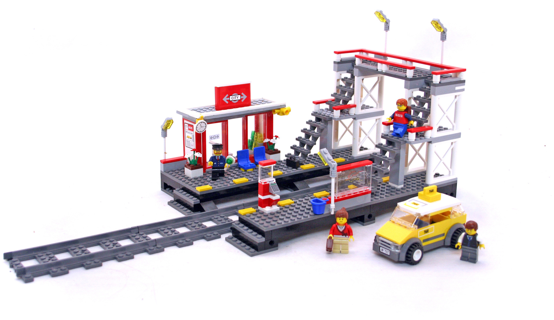 Train Station LEGO set 79371 (Building Sets > City)