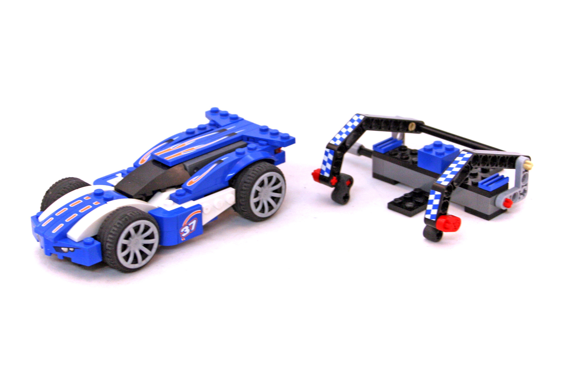 Blue Sprinter LEGO set 81631 (Building Sets > Racers)