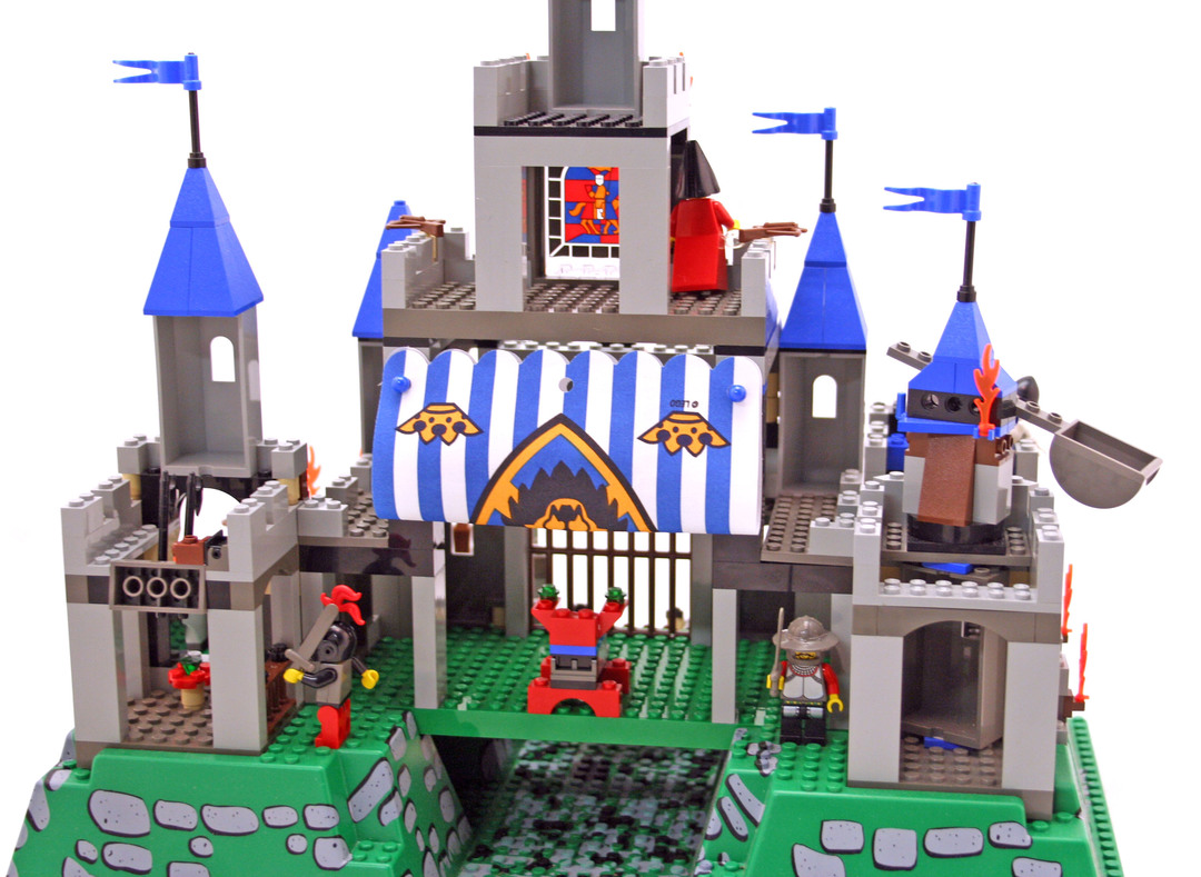 King Leo's Castle LEGO set 60981 (Building Sets > Castle > Lion