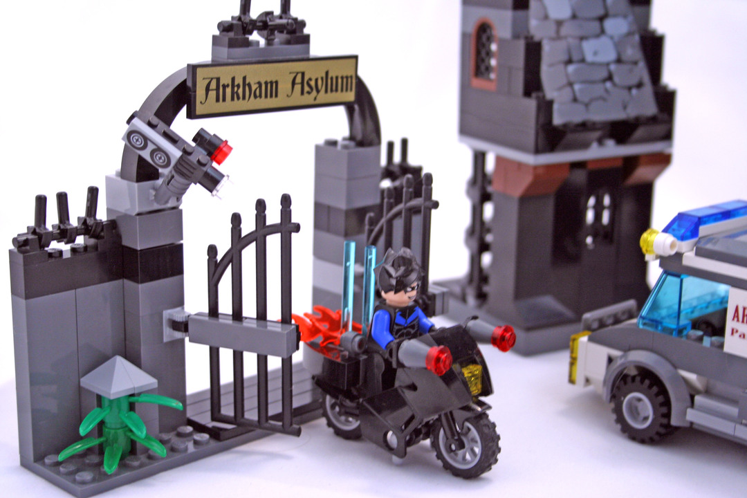 Arkham Asylum LEGO set 77851 (Building Sets > Batman)