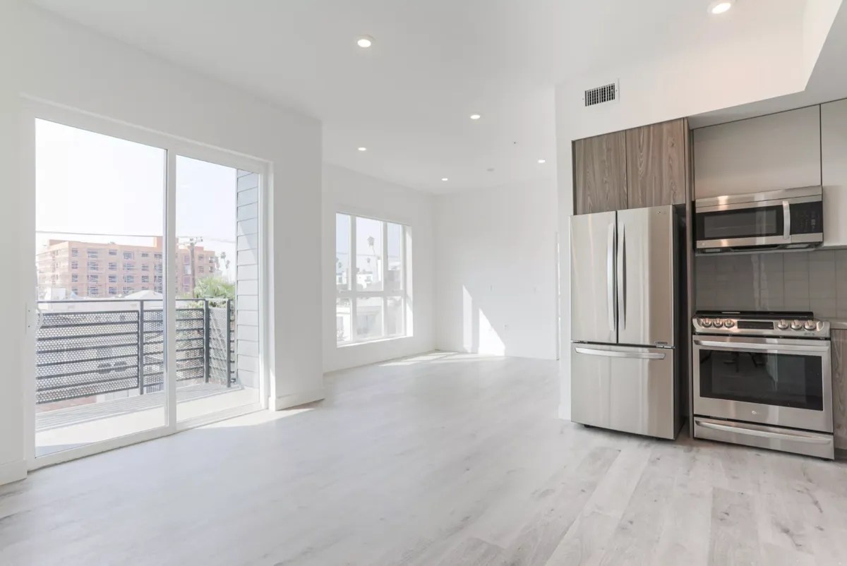 The Kenmore Apartments in Koreatown, Los Angeles, CA Renty.AI