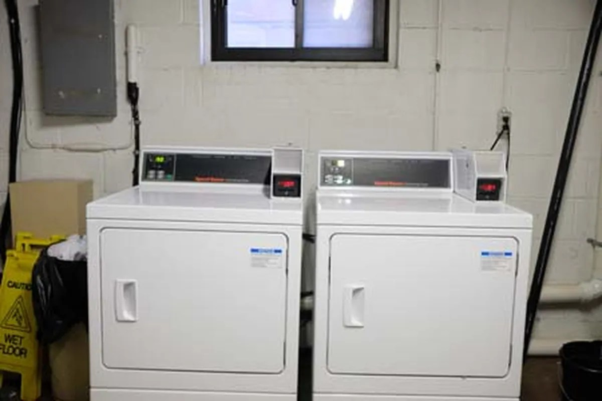 Rm 1 Oakland Room For Rent in 250 Melwood Ave , 0 sqft.