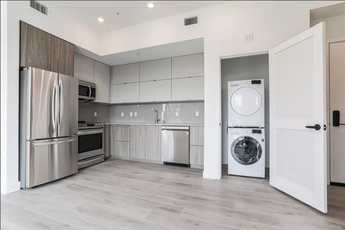 The Kenmore Apartments in Koreatown, Los Angeles, CA Renty.AI