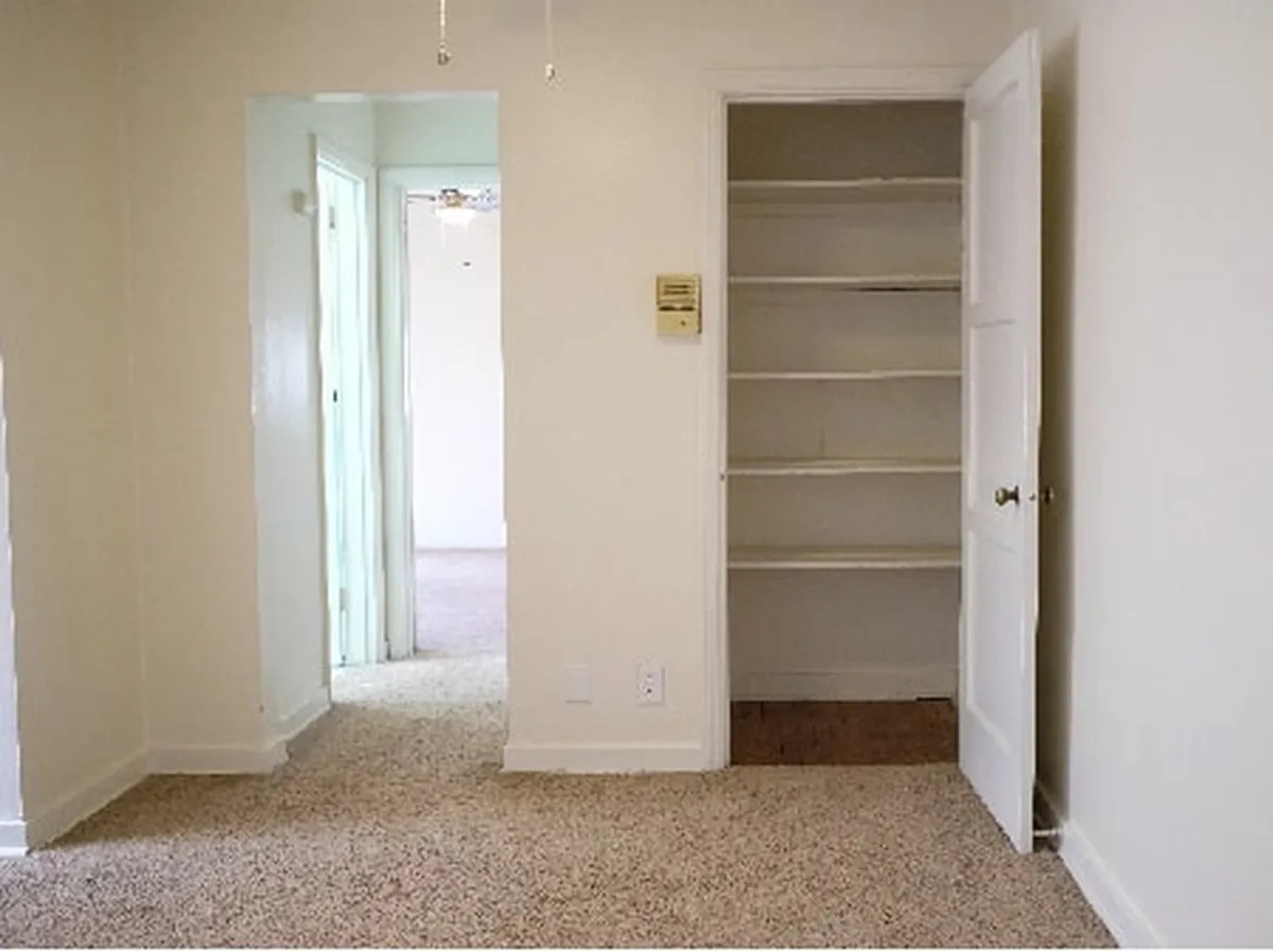 Rm 1 Oakland Room For Rent in 250 Melwood Ave , 0 sqft.