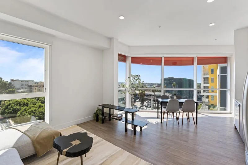 The Roya Apartments in Koreatown, Los Angeles, CA Renty.AI