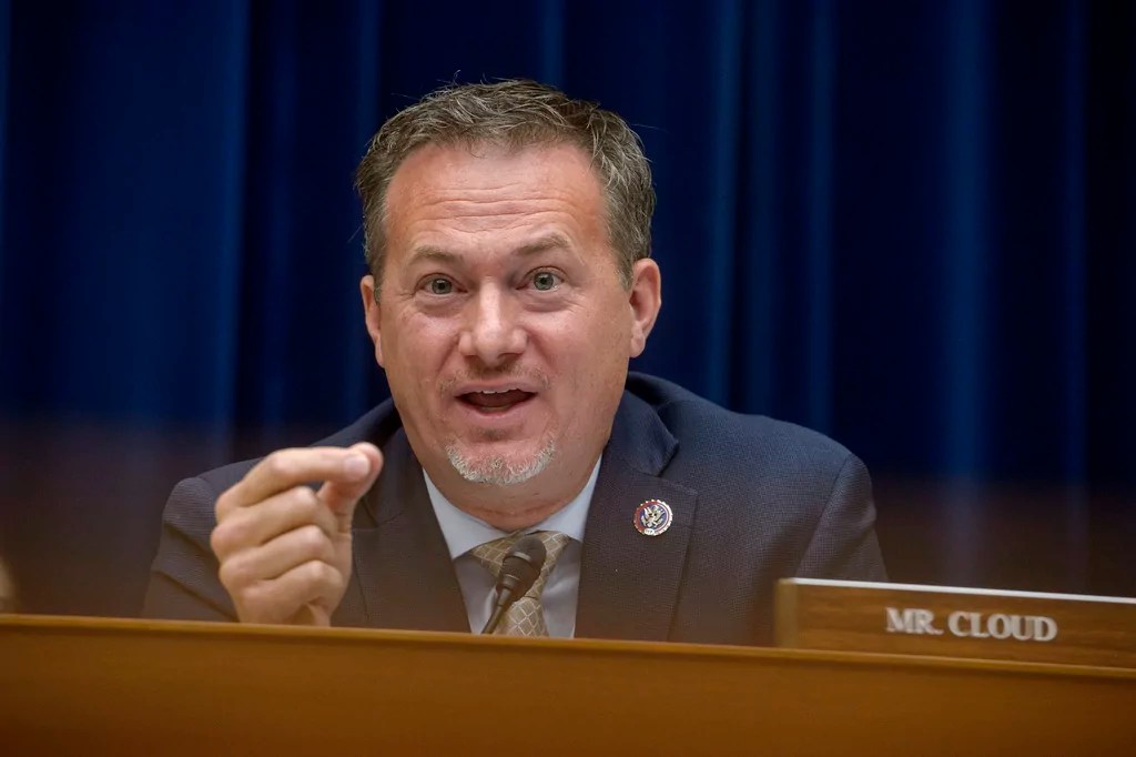 Michael Cloud demands answers from ICE over nearly 300,000 missing