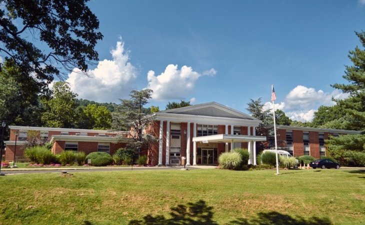 Abingdon Care and Rehabilitation Green Brook Senior Living