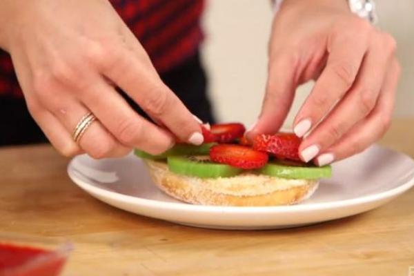 Yuk, Bikin Nutella Burger Sendiri! Womantalk