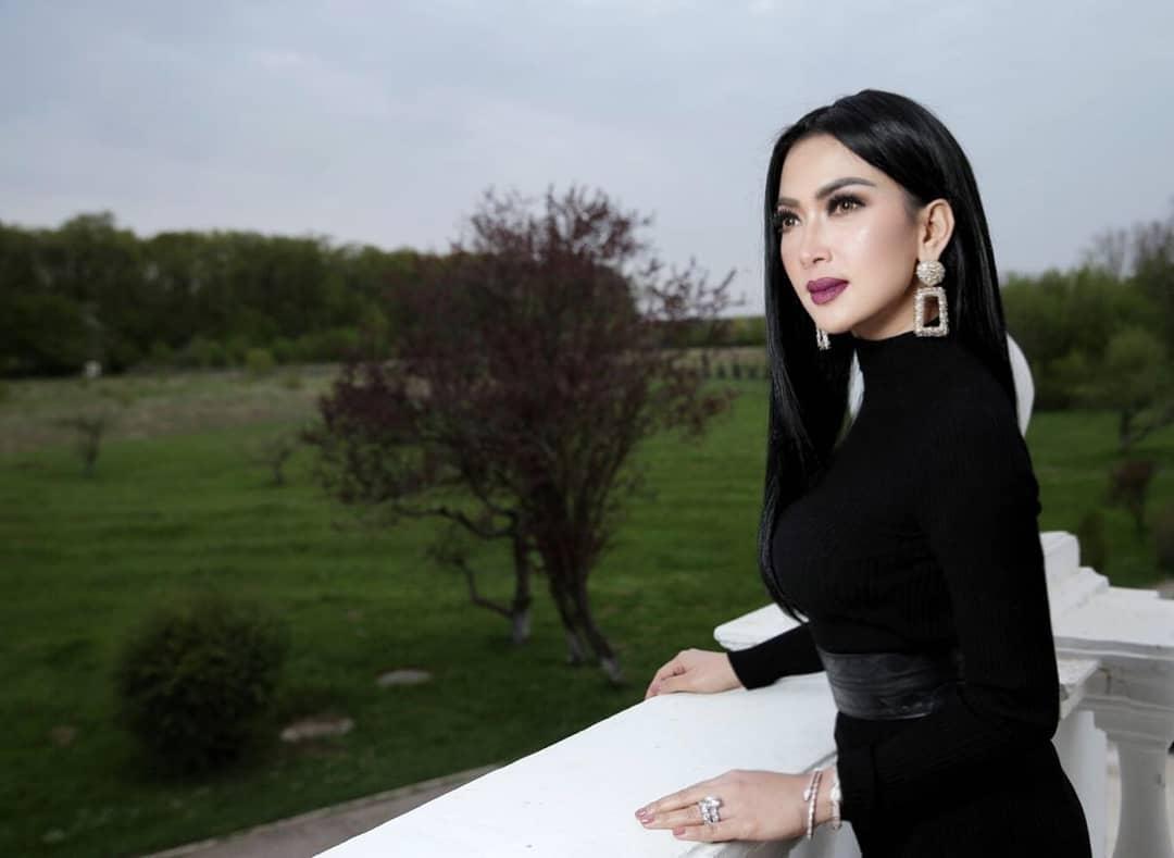 Benarkah Syahrini Ditunjuk Menjadi Model Iklan LAKMÉ
