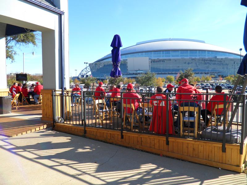 TailGate Tavern at 1015 Cedarland Blvd. Arlington Parking