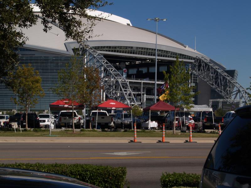 Best Cowboys Parking at 900 N. Collins St. Arlington Parking