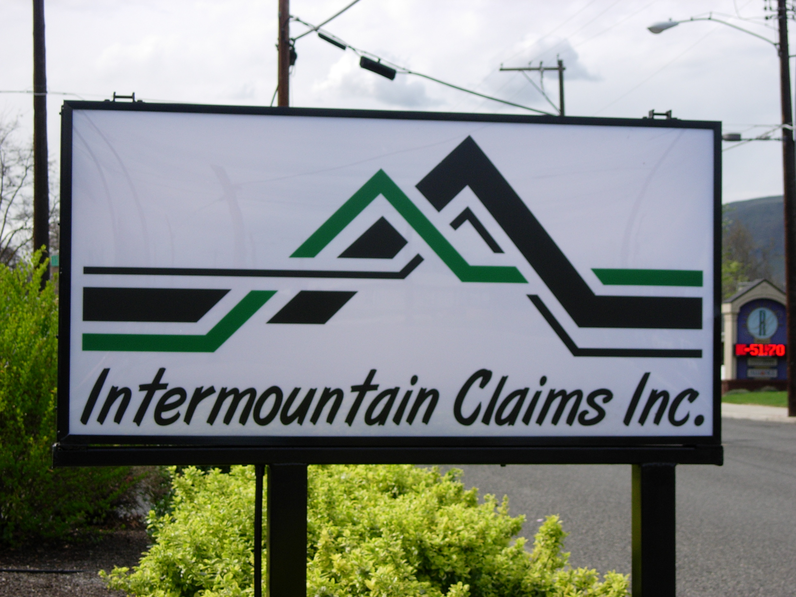 Signs Signcrafters, Inc.