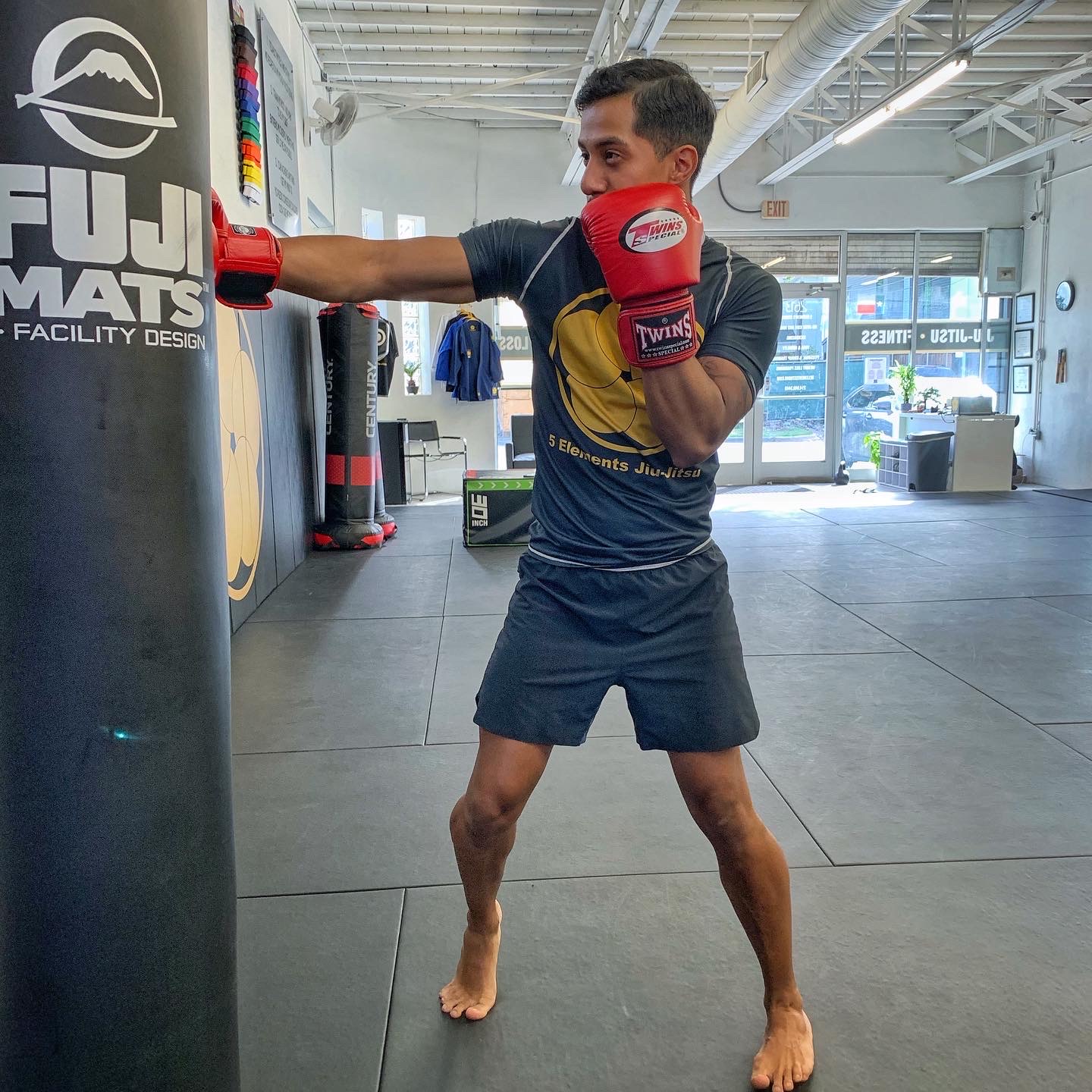 Muay Thai Kickboxing & Conditioning