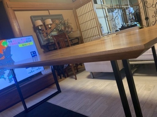 天然木ダイニングテーブル (花) 長尾のテーブル《ダイニングテーブル》の中古あげます・譲ります｜ジモティーで不用品の処分