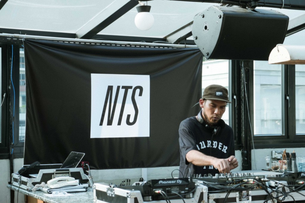 SSUNDAYY© NTS Live Broadcast in Jakarta What are Online