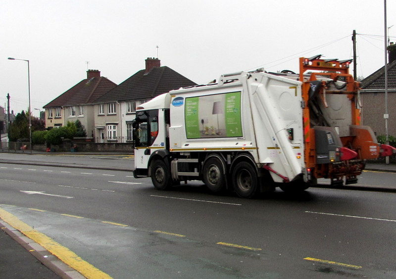 Report angry bin lorry drivers quit as agency staff get paid more for