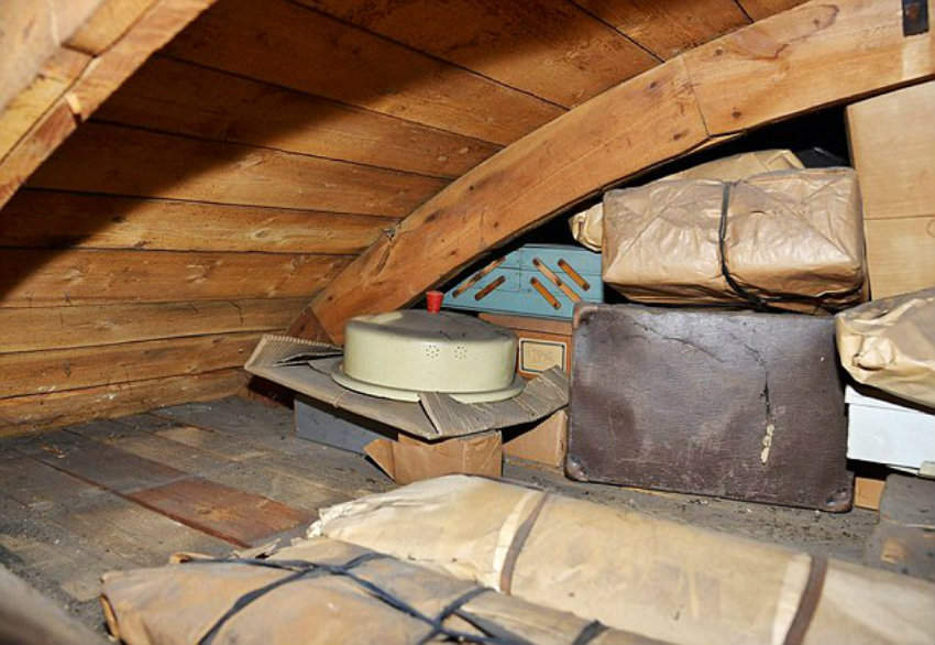 He Found Some Hidden Shelves In The Attic That Revealed A 70YearOld