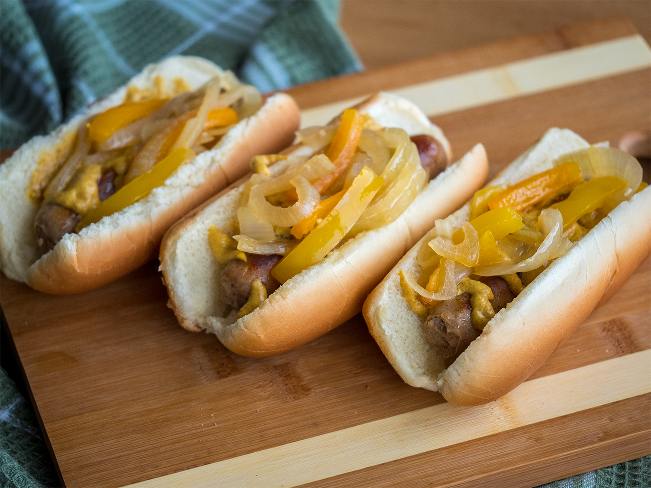 Slow Cooker Beer Brats 12 Tomatoes