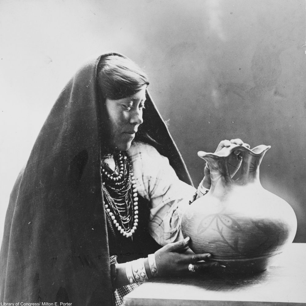 Remarkable Photographs of Pueblo Pottery Making from the Turn of the
