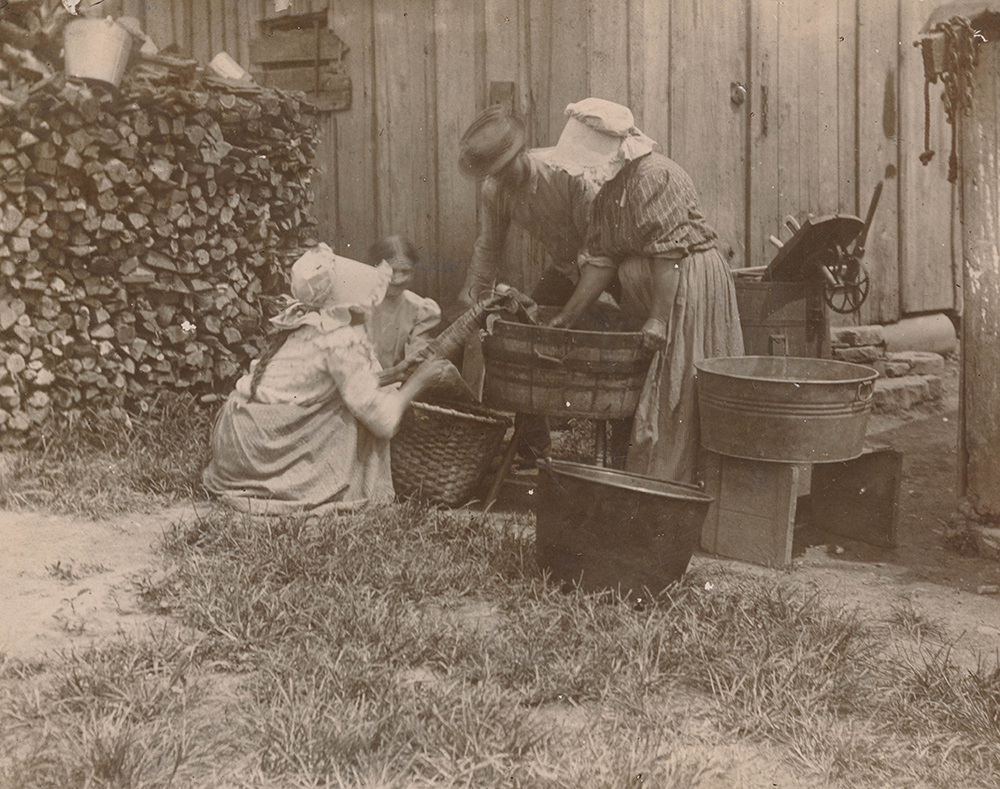 How Women Actually Washed Clothes in the Old Days Dusty Old Thing