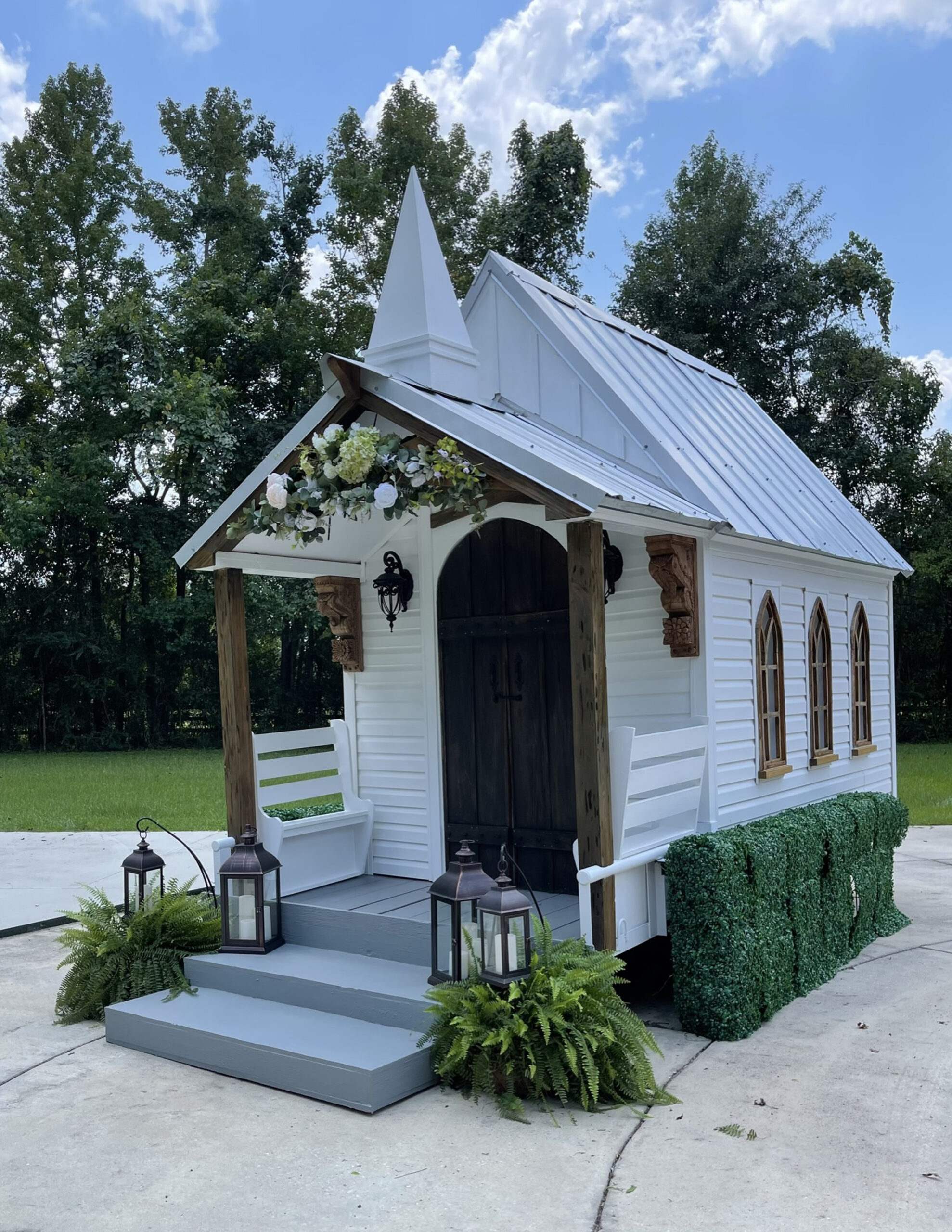 This mobile wedding chapel turns any setting into bridal bliss