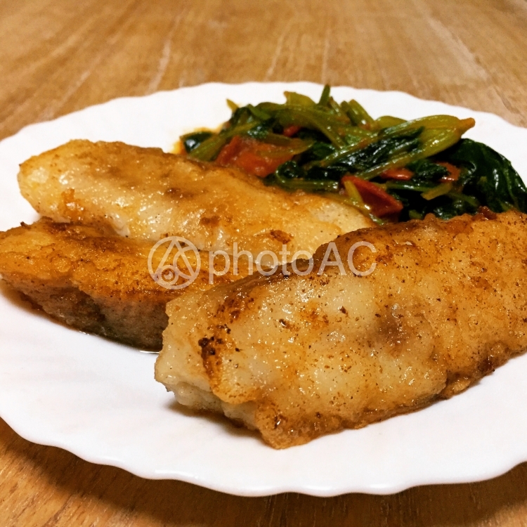 白身魚のムニエル No 638716｜写真素材なら「写真AC」無料（フリー）ダウンロードOK