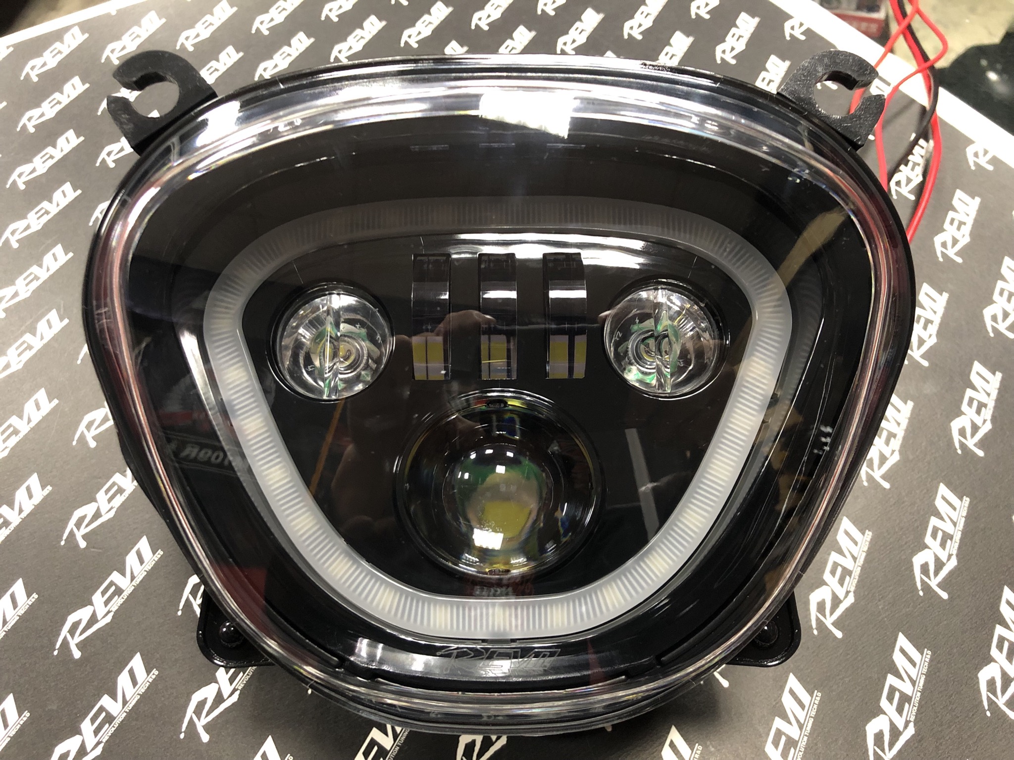 MeanCycles REVO M109R M1800R VZR1800 (High Brightness LED Headlight