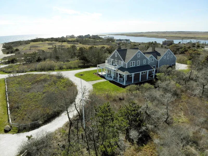 Nantucket Rental, Cisco Fantastic 4 Bedroom house at Cisco Beach