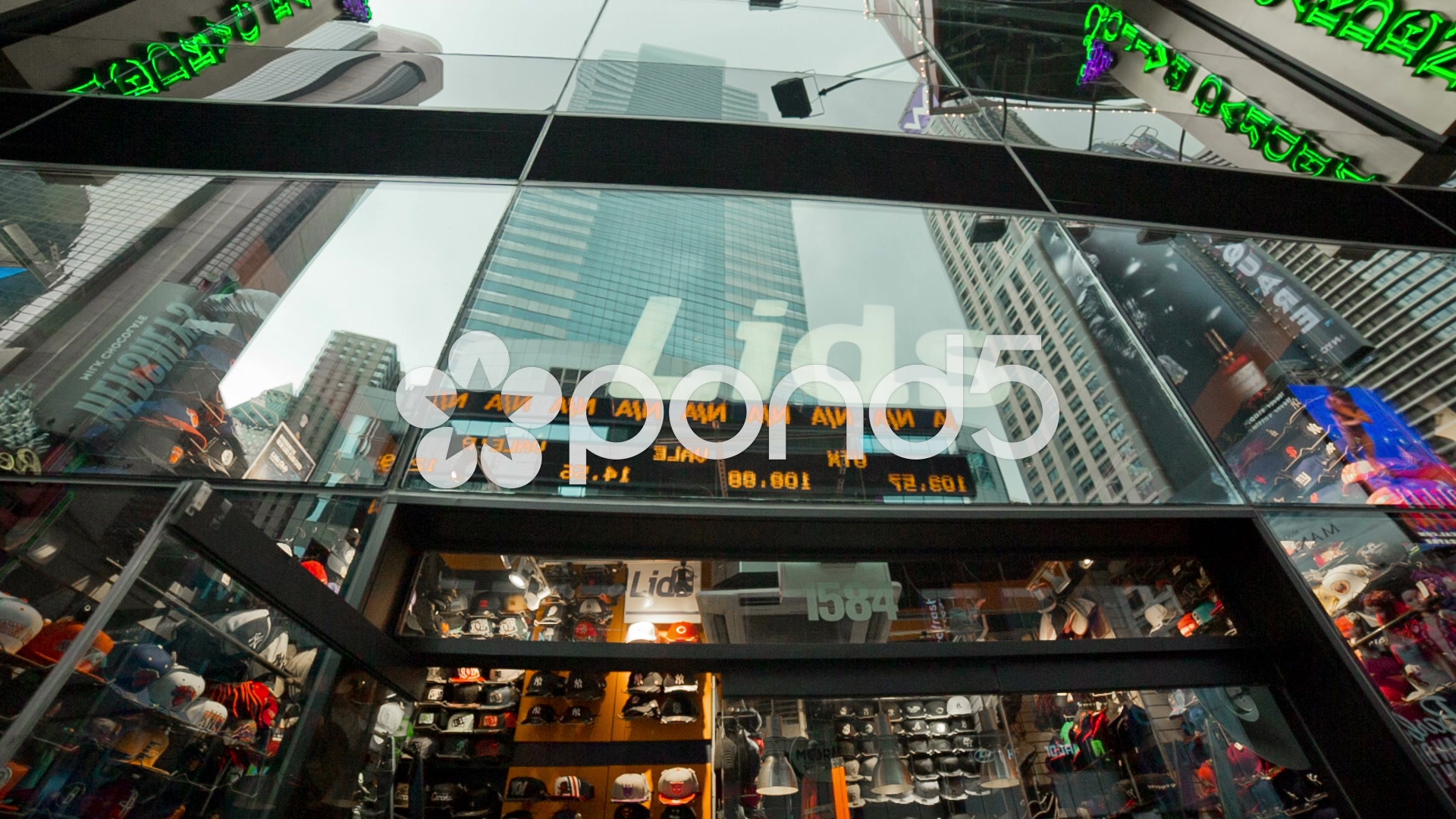 "lids" Hat And Baseball Cap Store In Times Square, Manhattan, New York