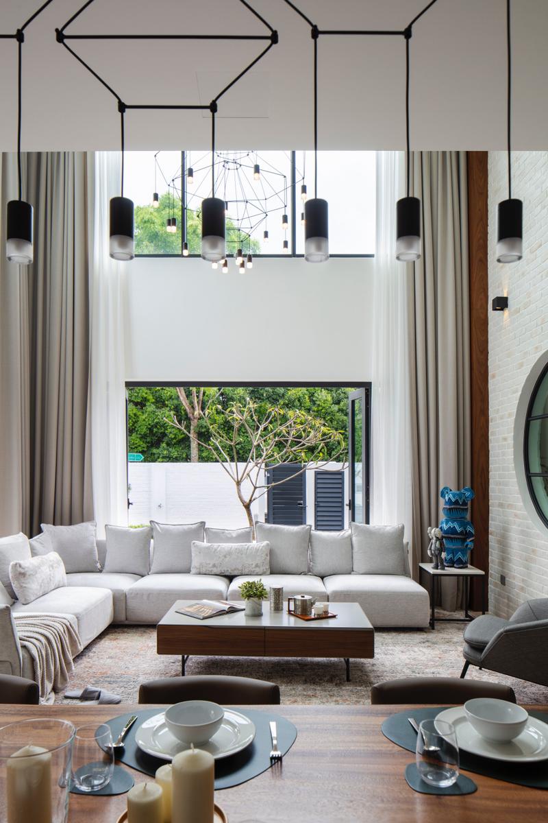 7 Design Ideas for DoubleHeight Living Rooms to Wow Your Guests Qanvast