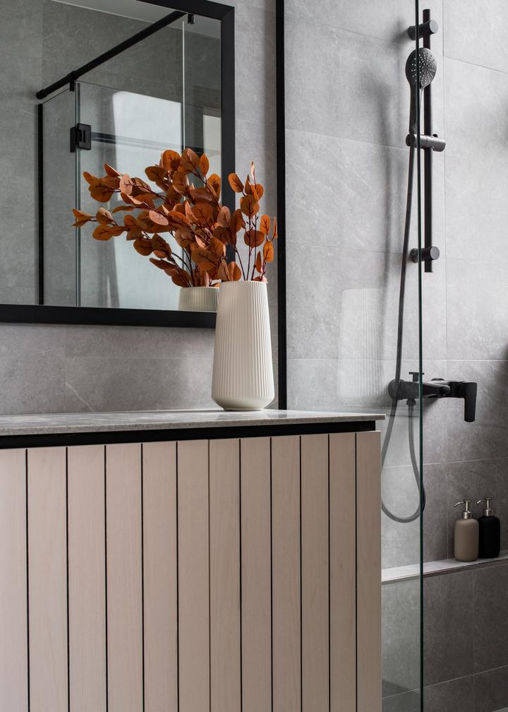 Balmoral Road Condo Condo (2022) by WRX Interior Qanvast