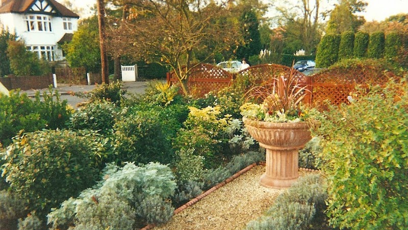 jcgardendesign Garden Design And Maintenance