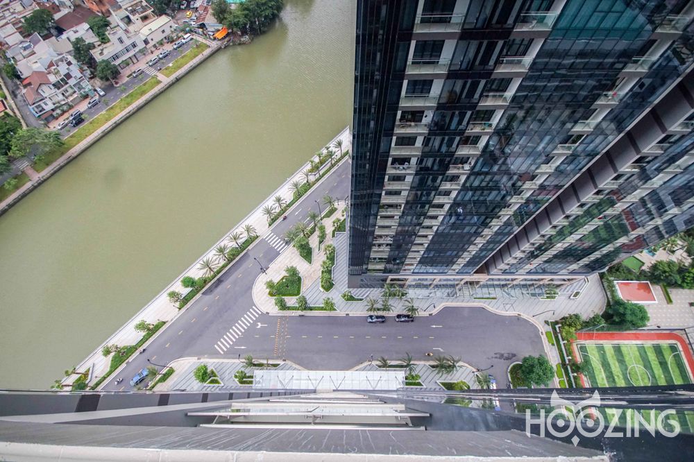 Vinhomes Golden River Apartment 1 Bedrooms Basic Furnished & Very Shiny