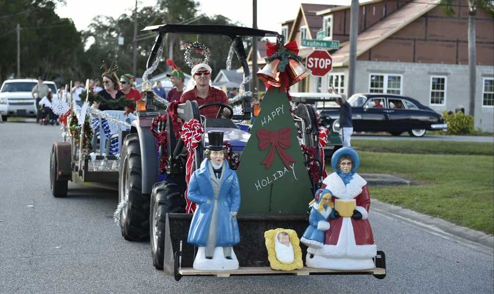 Pinecraft Christmas Parade 2023 Sarasota's Pinecraft Christmas Parade 2015 Photo Galleries