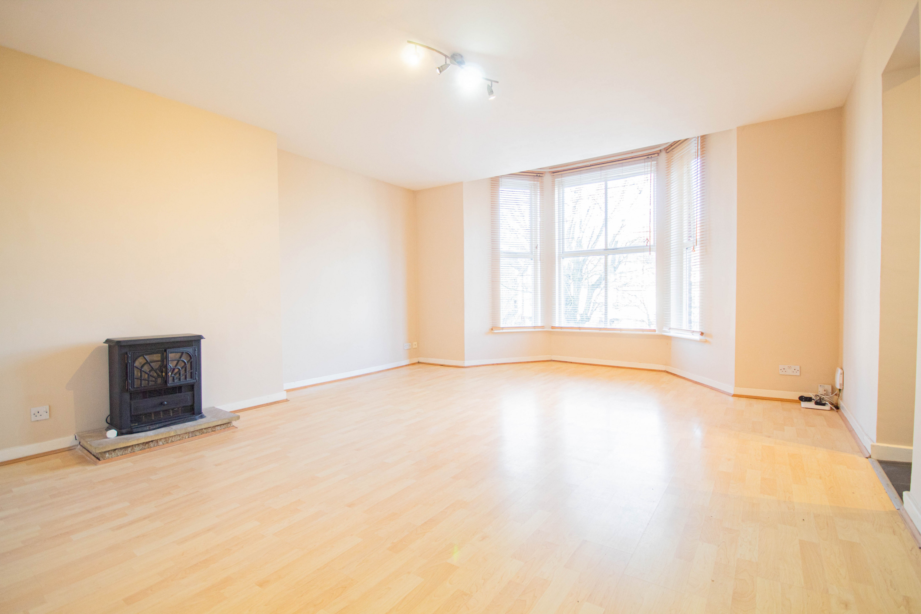 Flat 4, 5 Westbounre Avenue, Hull HU5 3HN Ultralets