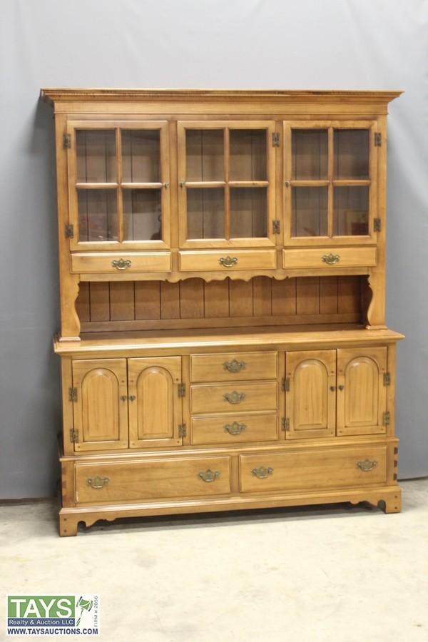 Tays Realty & Auction Auction ABSOLUTE ONLINE AUCTION FURNITURE
