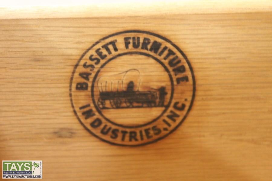 Tays Realty & Auction Auction ABSOLUTE ONLINE AUCTION FURNITURE