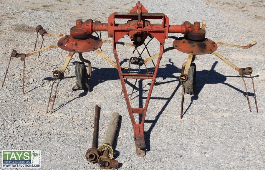 Tays Realty & Auction Auction October Farm Sale ITEM 8' Two Basket