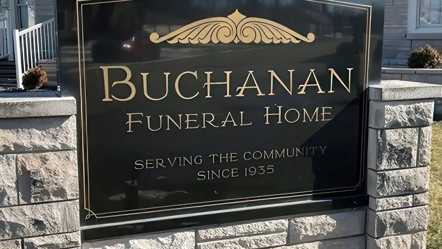 Buchanan Funeral Home Austin, IN(01)