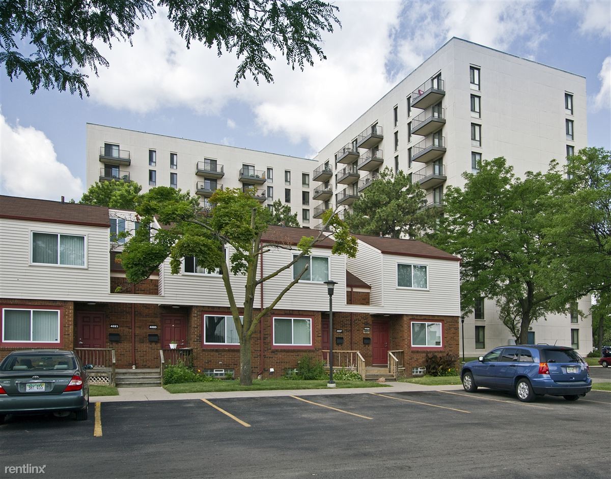 Viewpointe Village Apartments & Townhomes 4701 Chrysler Service Dr