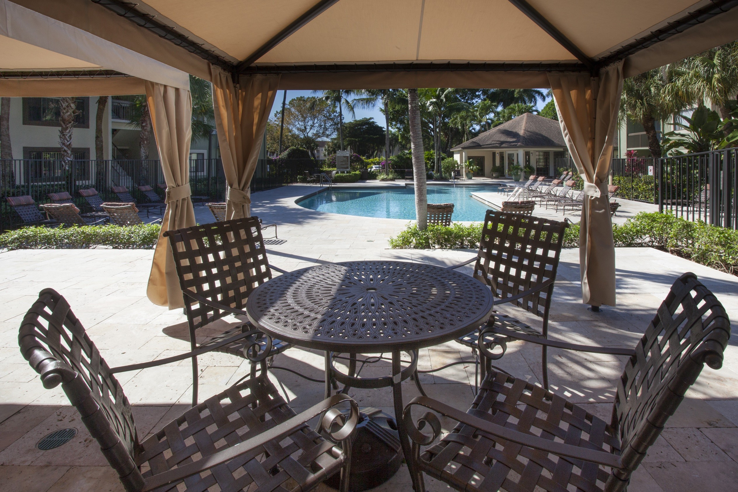 Cascades at the Hammocks, Miami (see pics & AVAIL)