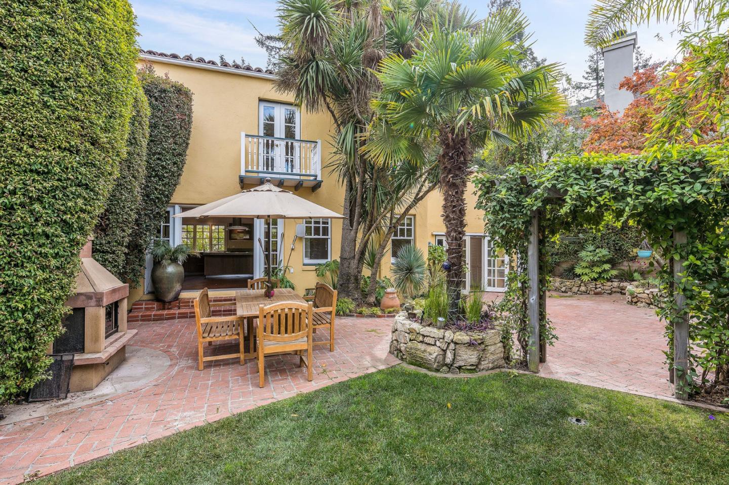 Explore the ritziest real estate rentals in San Mateo