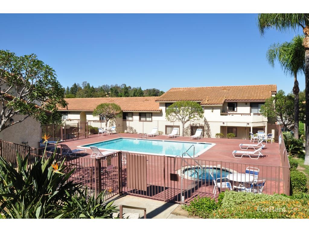 Sunset Meadows 479699 Alturas Rd, Fallbrook, CA 92028 Apartment