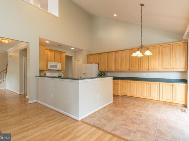 12165 EDDYSTONE Ct, WOODBRIDGE VA 22192 ListReports