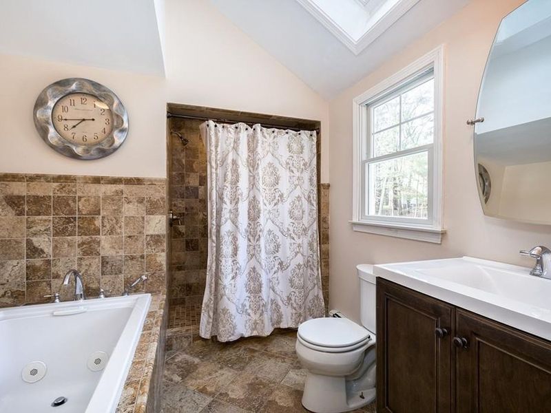 4 Mill River Ln, Hingham, MA 02043 ListReports