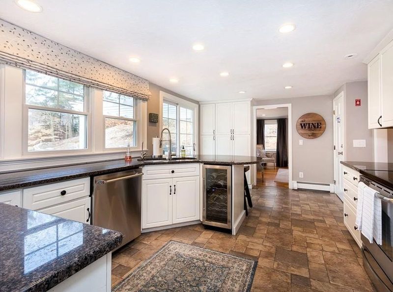 4 Mill River Ln, Hingham, MA 02043 ListReports