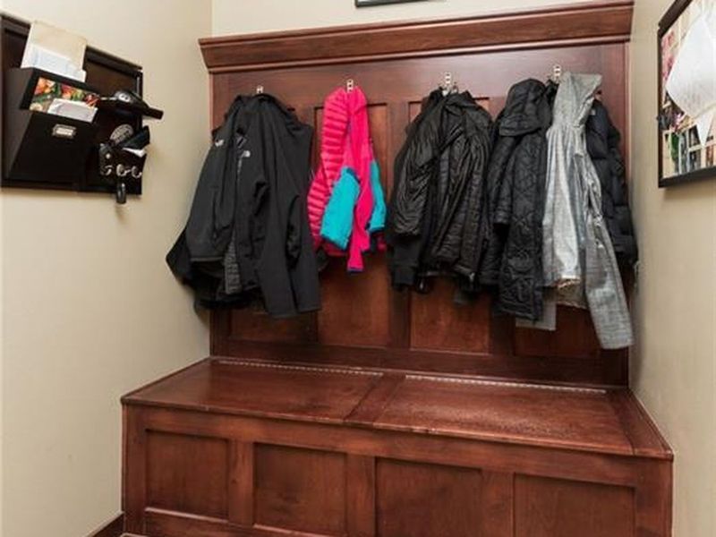 16219 Tanglewood Dr, Urbandale, IA 50323 ListReports